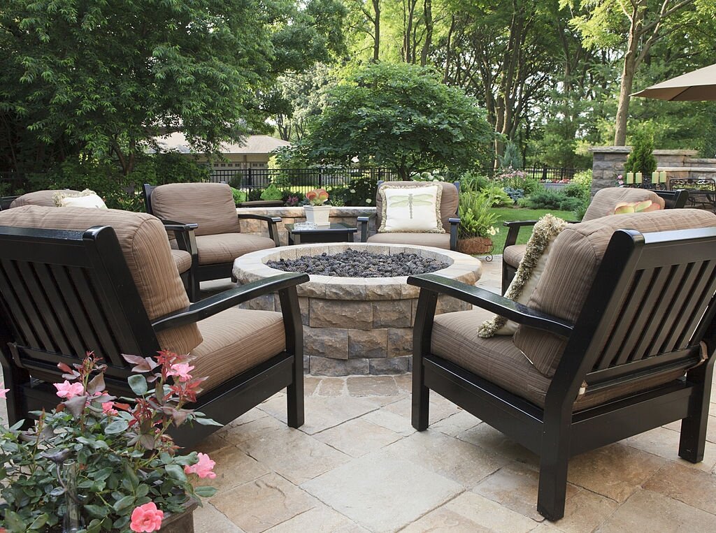 backyard fire pit with sitting arrangement