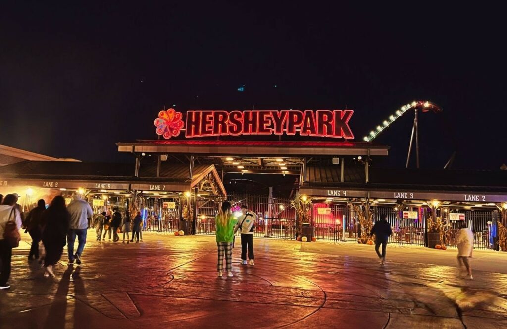 Halloween-Entrance-Hersheypark-Dark-Nights
