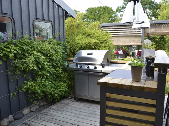 25 Smart Outdoor Bar Ideas To Steal For Your Own Backyard