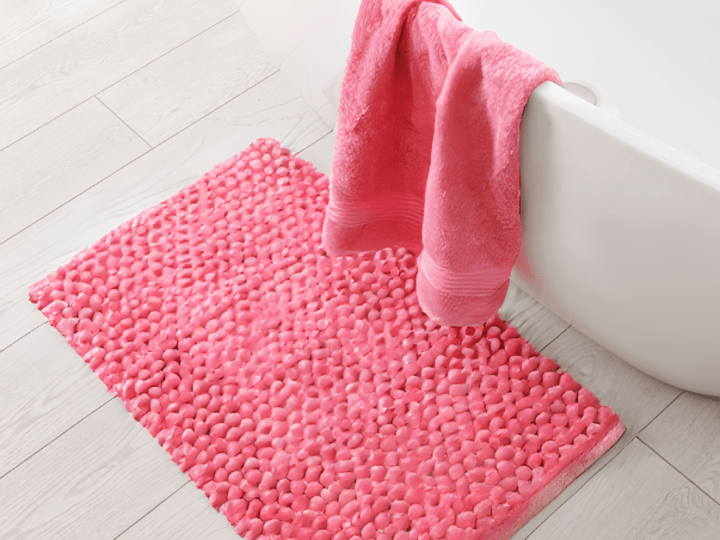 How to Wash Bathroom Rugs?