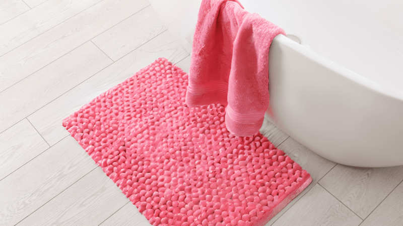 How to Wash Bathroom Rugs?