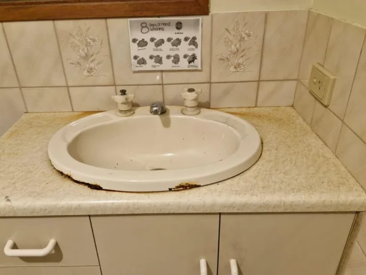 How To Replace A Bathroom Sink?