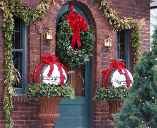 Garage Door Christmas Decorations Ideas